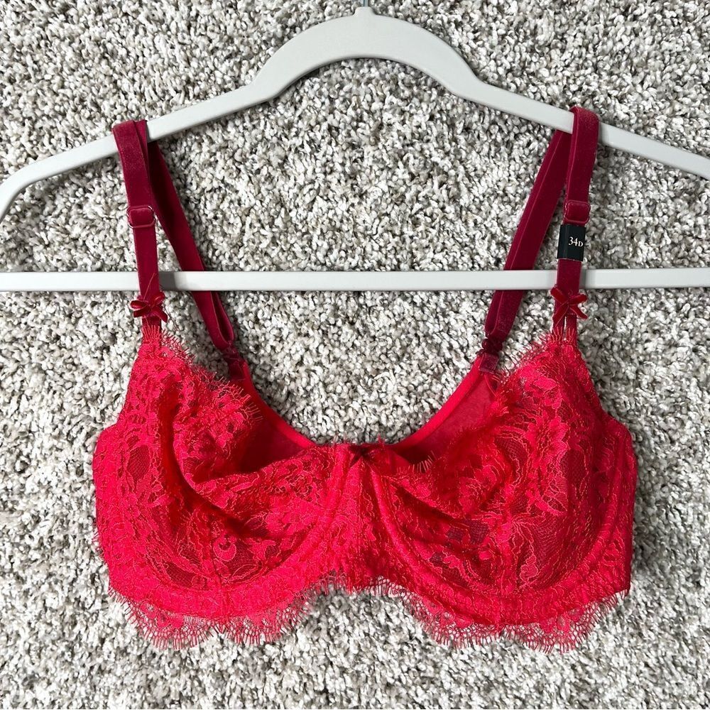 Victoria’s Secret Bra Women’s 34D Dream‎ Angels Red Lace Push-Up w/o Padding NWT